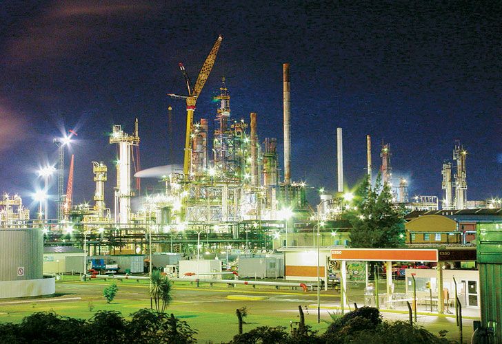 Moreno autoriza a Bridas la operación de la refinería local de Esso