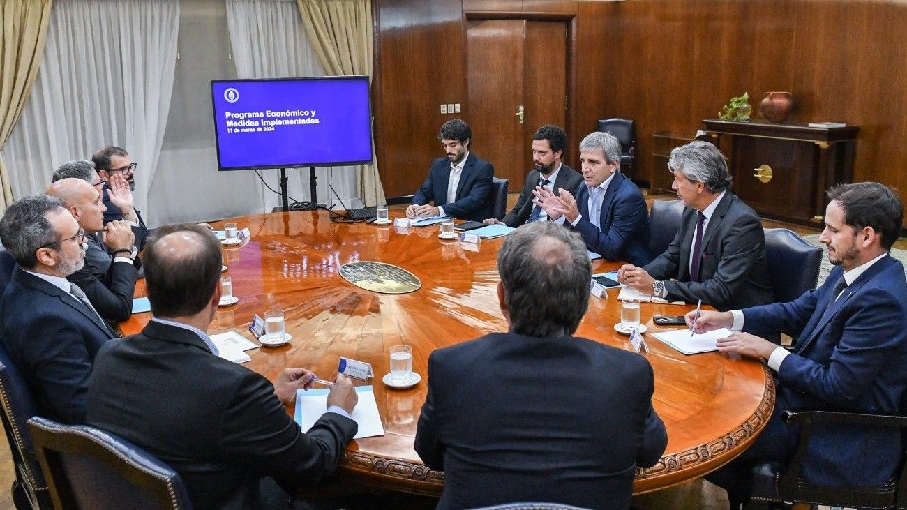 Qué sucedió con Luis Caputo y su reunión con los supermercados por los precios de las góndolas