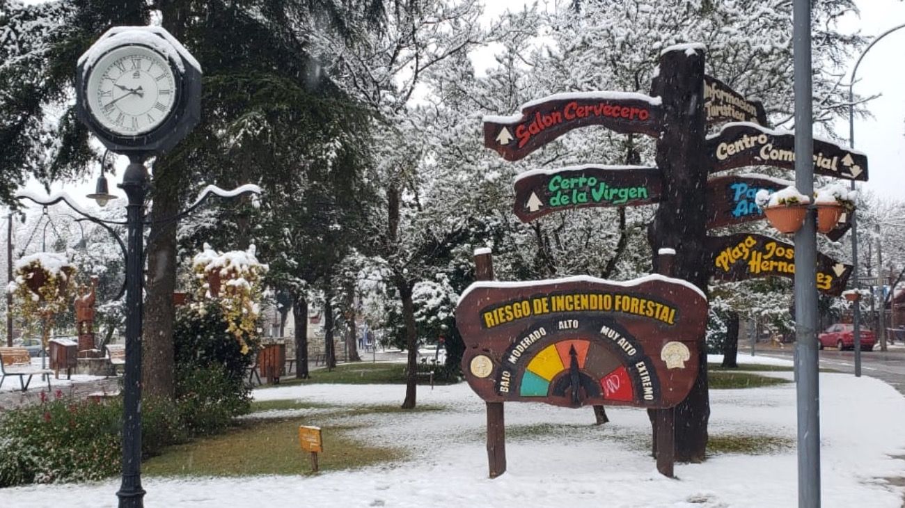 Las más disparatadas reacciones de los cordobeses ante la nevada histórica