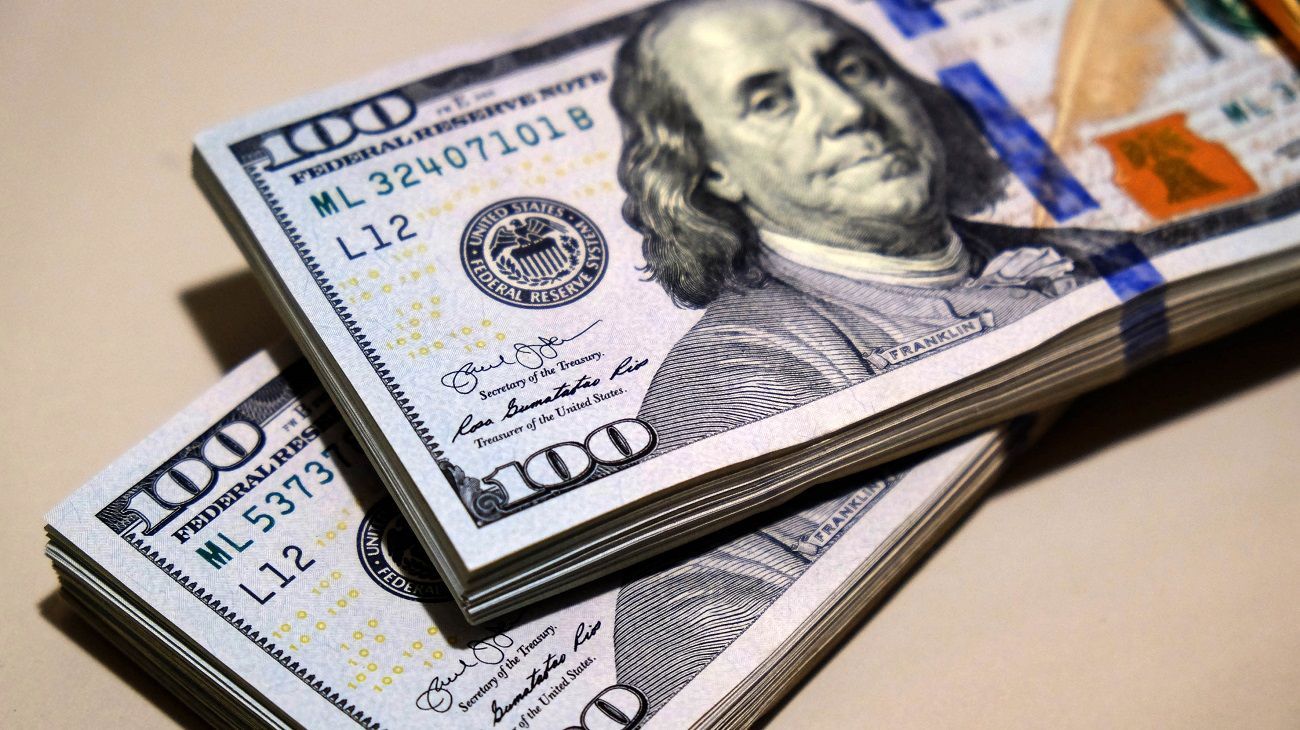 El dólar blue retrocede este 17 de agosto