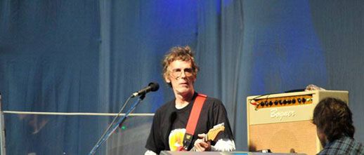 Familiares y amigos despiden a Spinetta