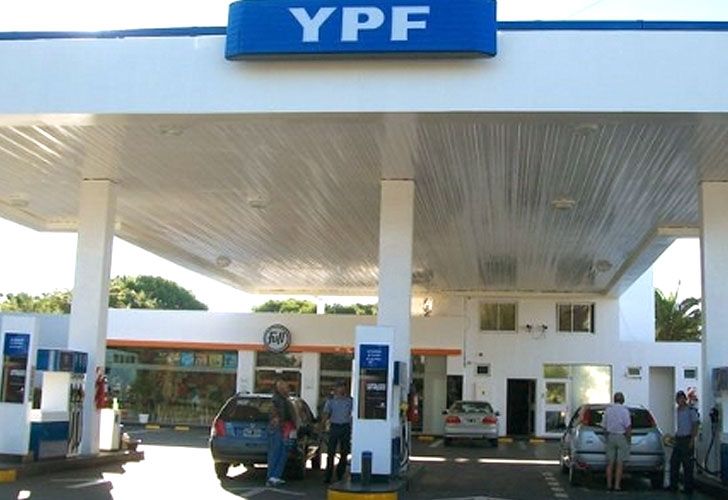 YPF volvió a subir la nafta