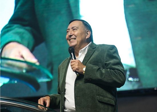 El otro "milagro" del pastor Ledesma: el día que un anillo de plástico se convirtió en diamante