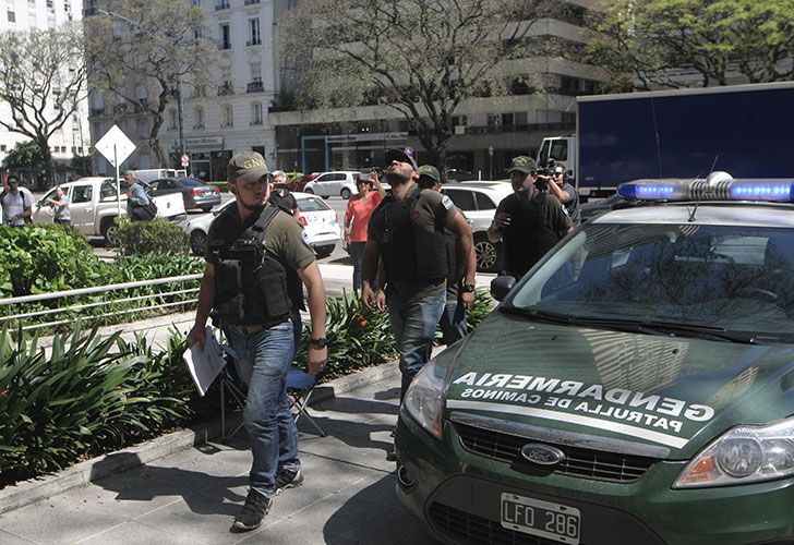 Gendarmería ingresó a la casa de Julio De Vido para llevarlo detenido, pero no estaba allí