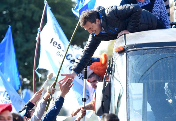 Para Massa, Scioli es "un gobernador decorativo, el peor"