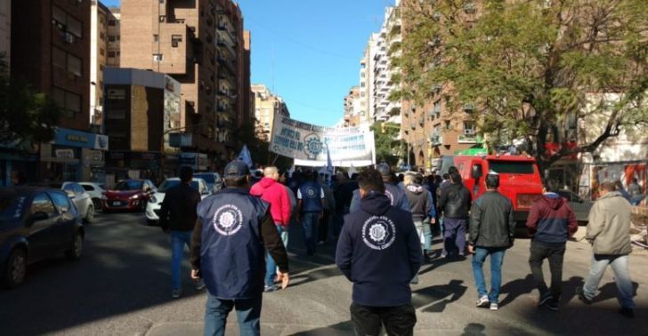 Empleo en caída acelerada y salarios golpeados rumbo a las Paso
