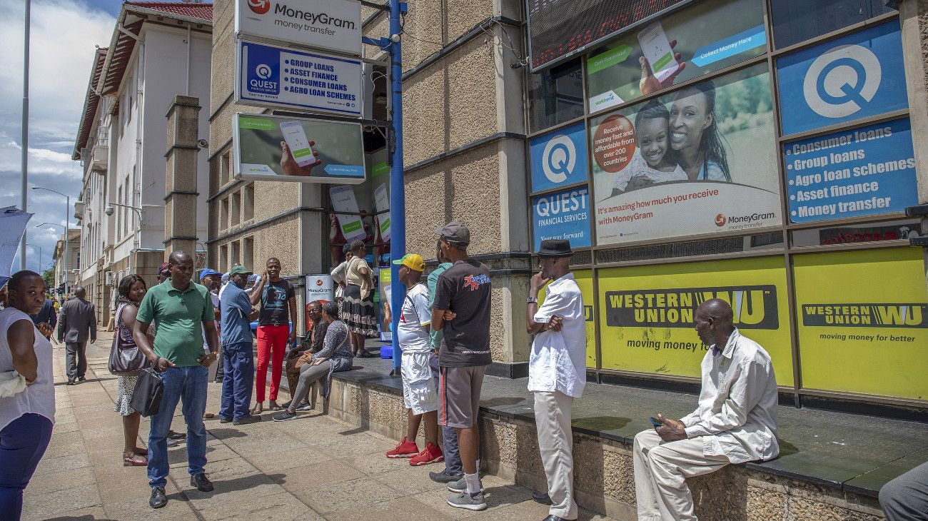 Más de la mitad de la población de Zimbabue sufre de hambre