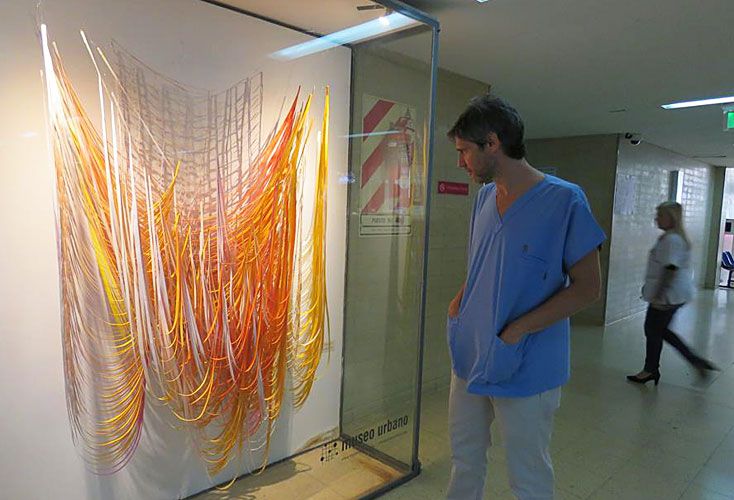 Ofrecen arte para aliviar la espera en seis hospitales
