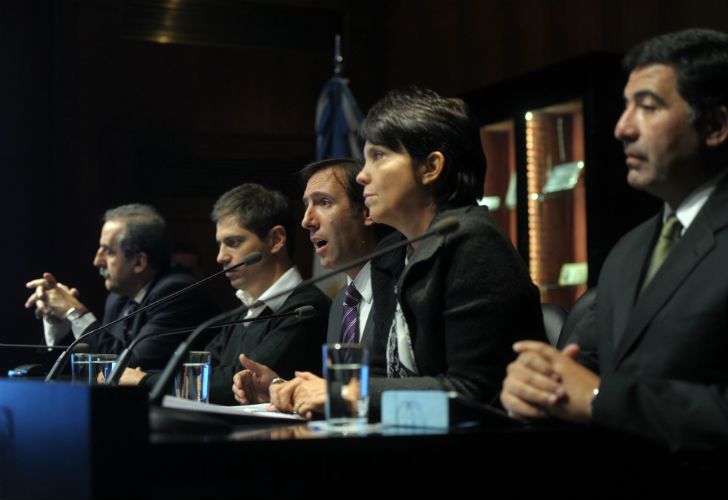 Economía lanza un nuevo plan para blanquear e invertir dólares