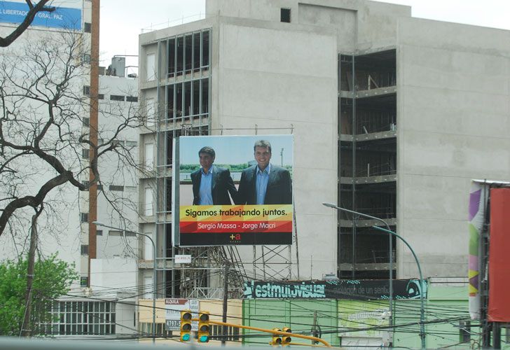 Aunque lo veta Duran Barba, Jorge Macri no se aleja de su primo