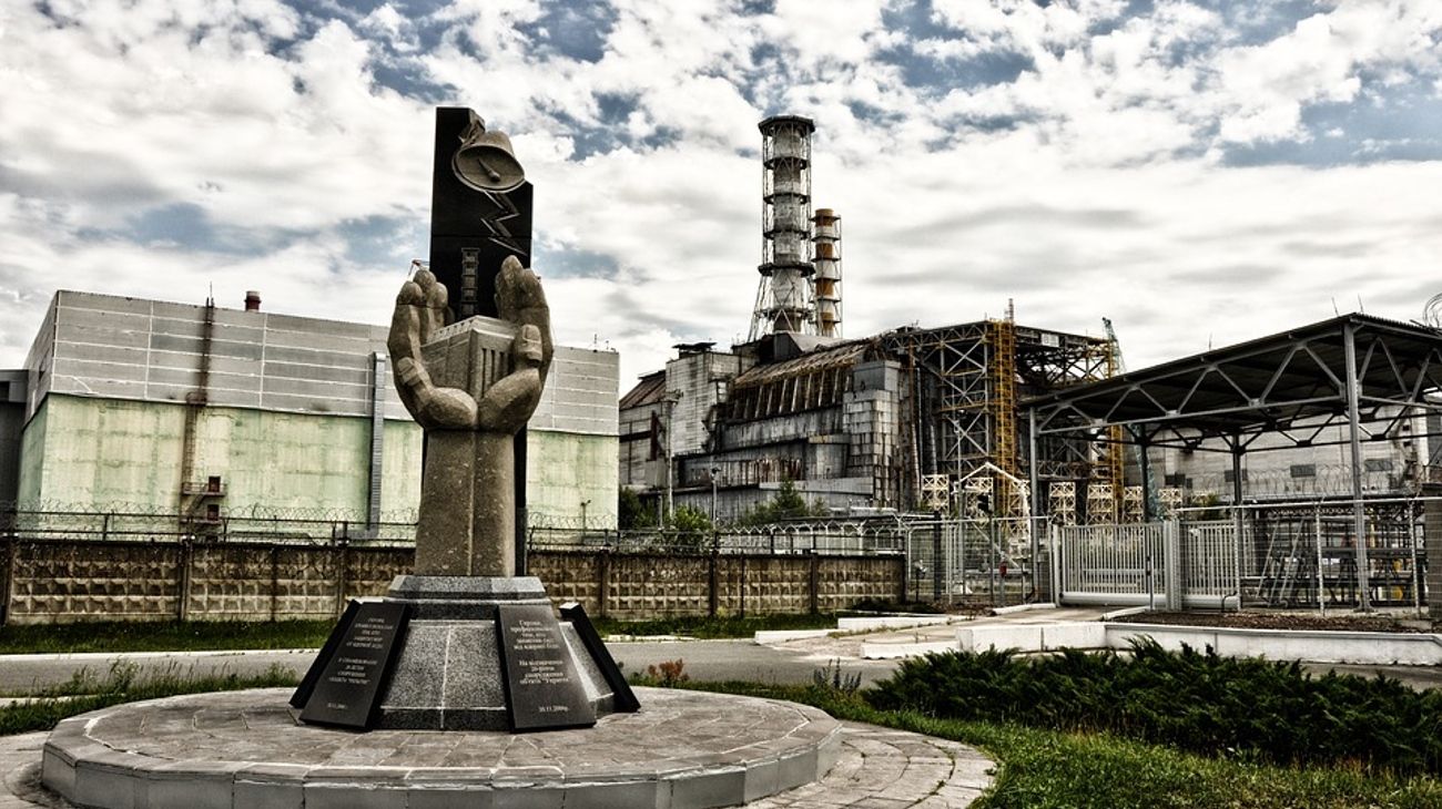 La central nuclear de Chernobyl, y su sarcófago 30.000 toneladas, botín de guerra ruso