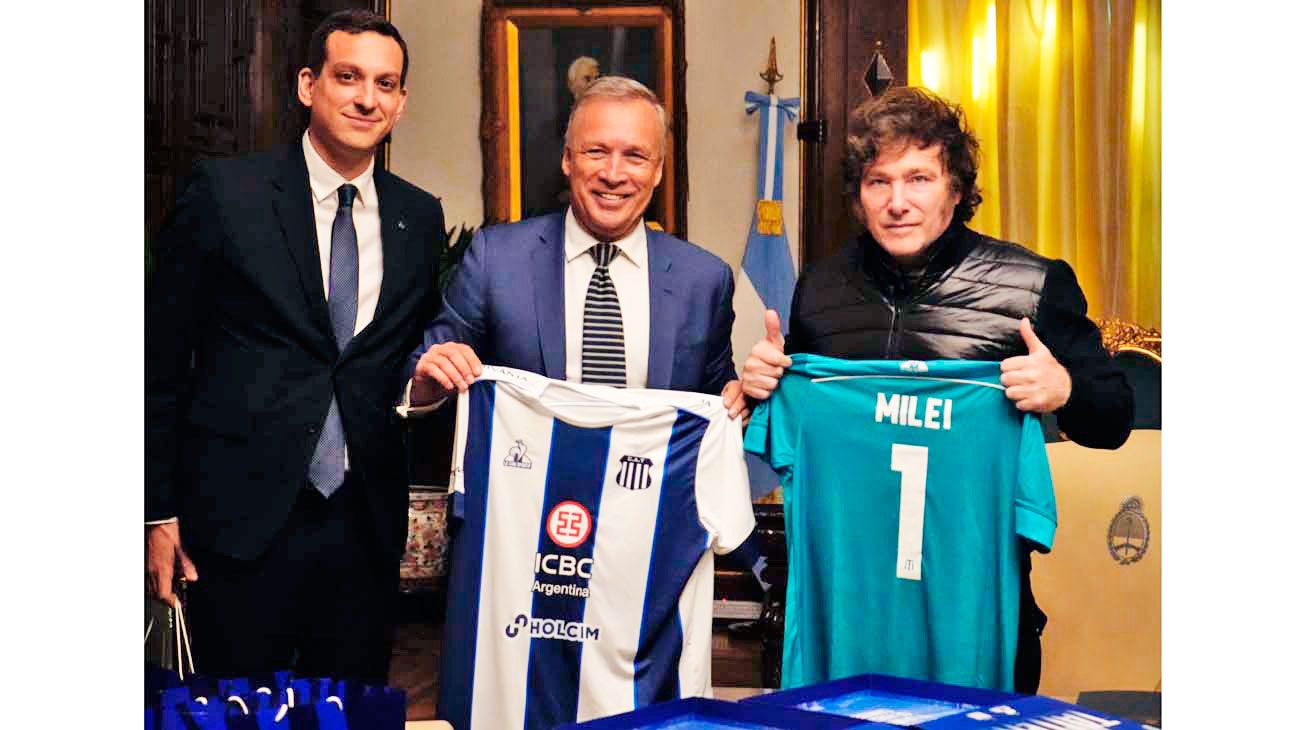 Milei recibió a Fassi para “transformar y salvar al fútbol”