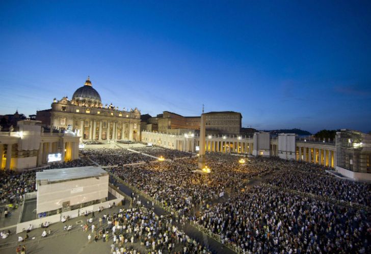 Escándalo Vaticano: orgía gay y drogas en el departamento de un sacerdote