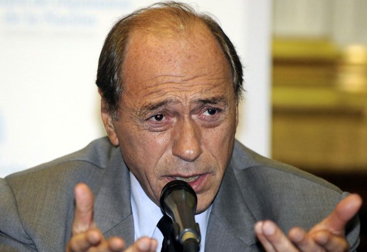 Zaffaroni presentó su renuncia