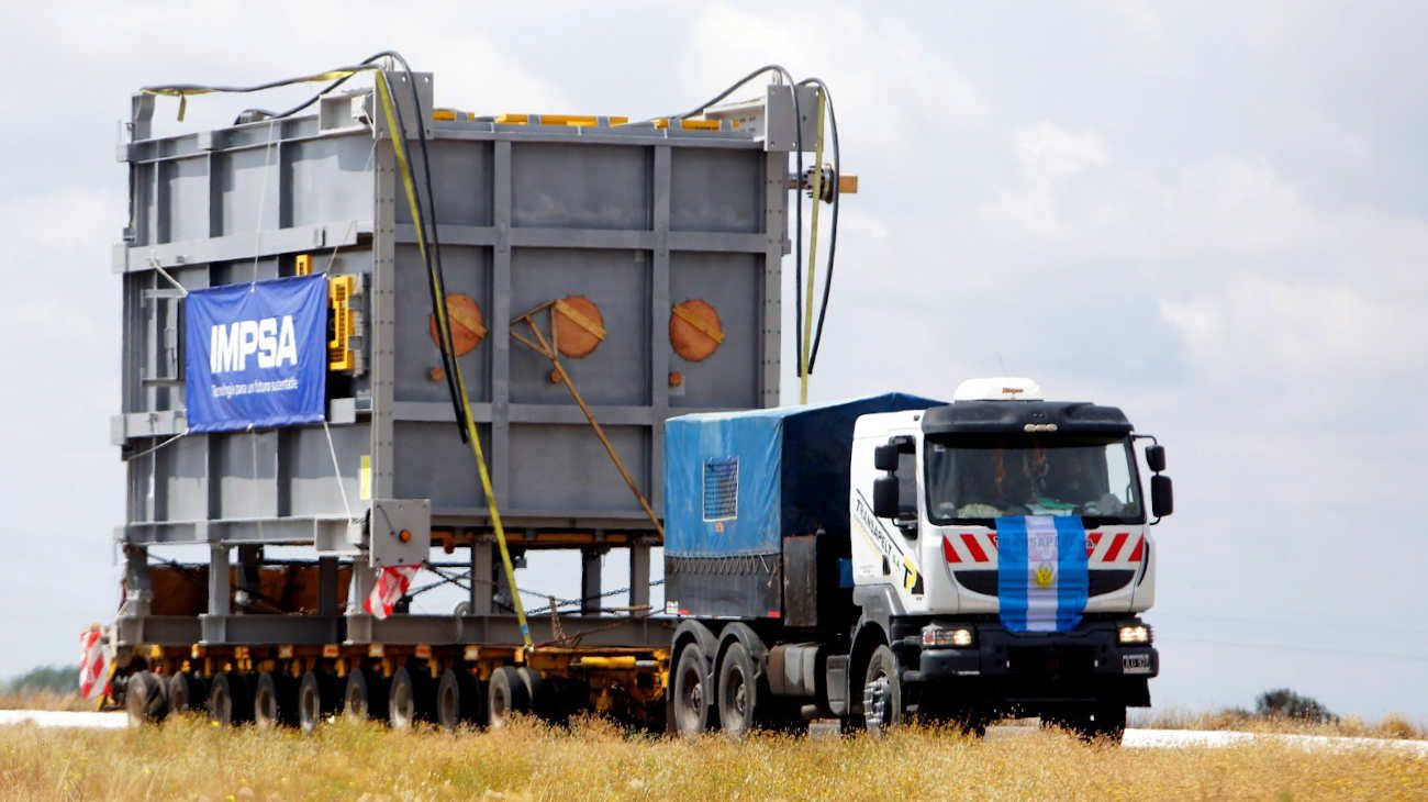 Cómo se trasladó el gran horno que construyó IMPSA para YPF