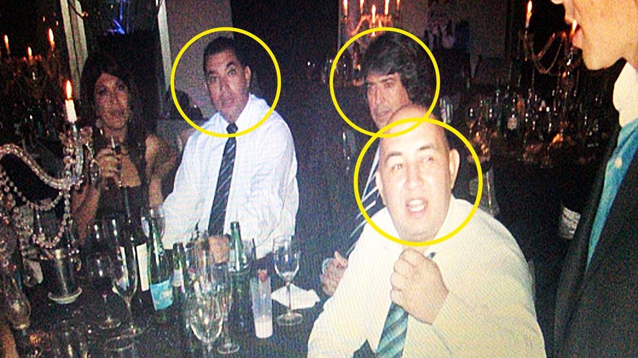 Una foto con el supuesto chofer de la banda, otra prueba contra Melazo