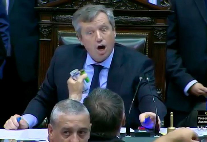 Leopoldo Moreau y Emilio Monzó casi terminan a las piñas en medio del debate