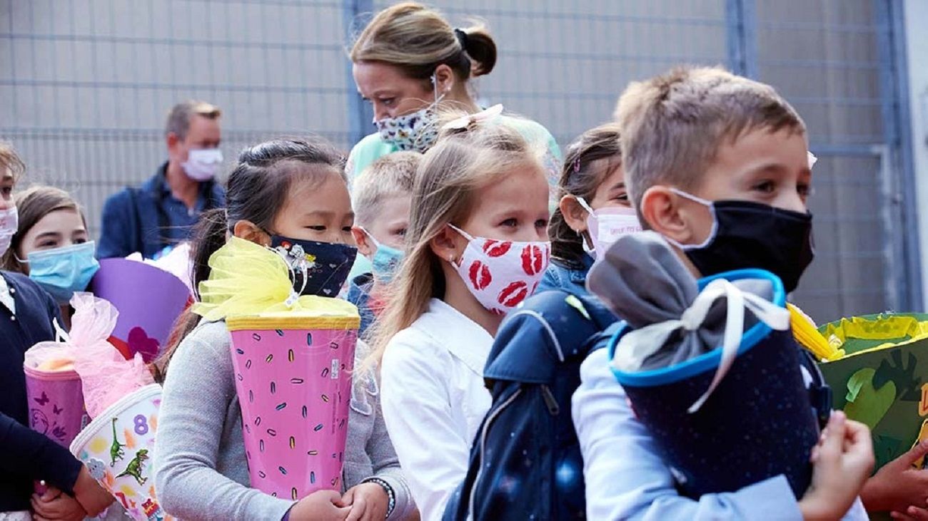En Reino Unido se debate sobre si hay que vacunar a menores de edad