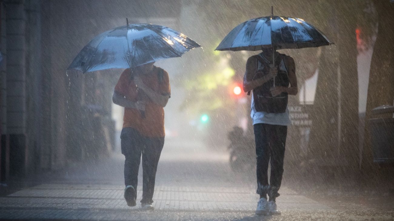 Clima en Buenos Aires: frío en la Ciudad y un "ciclón extratropical" en la costa bonaerense