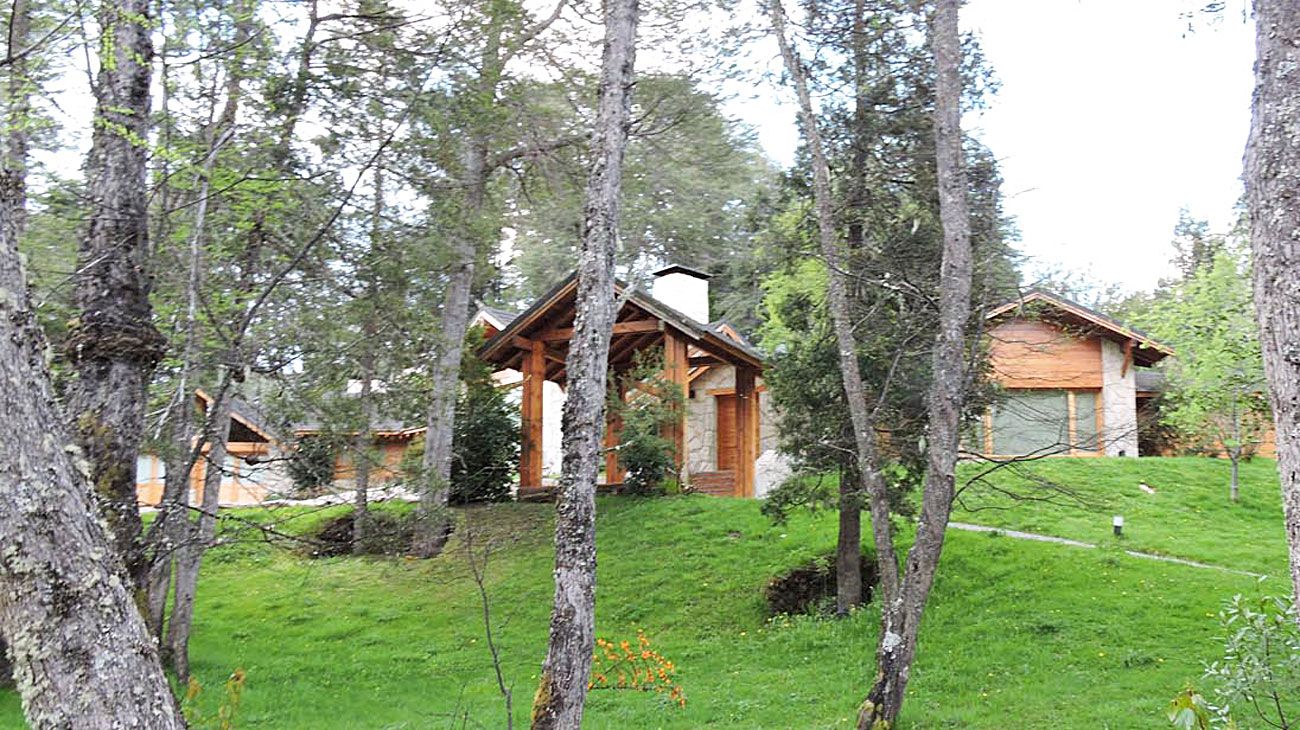 La lujosa mansión que el matrimonio Muñoz levantó en Villa La Angostura