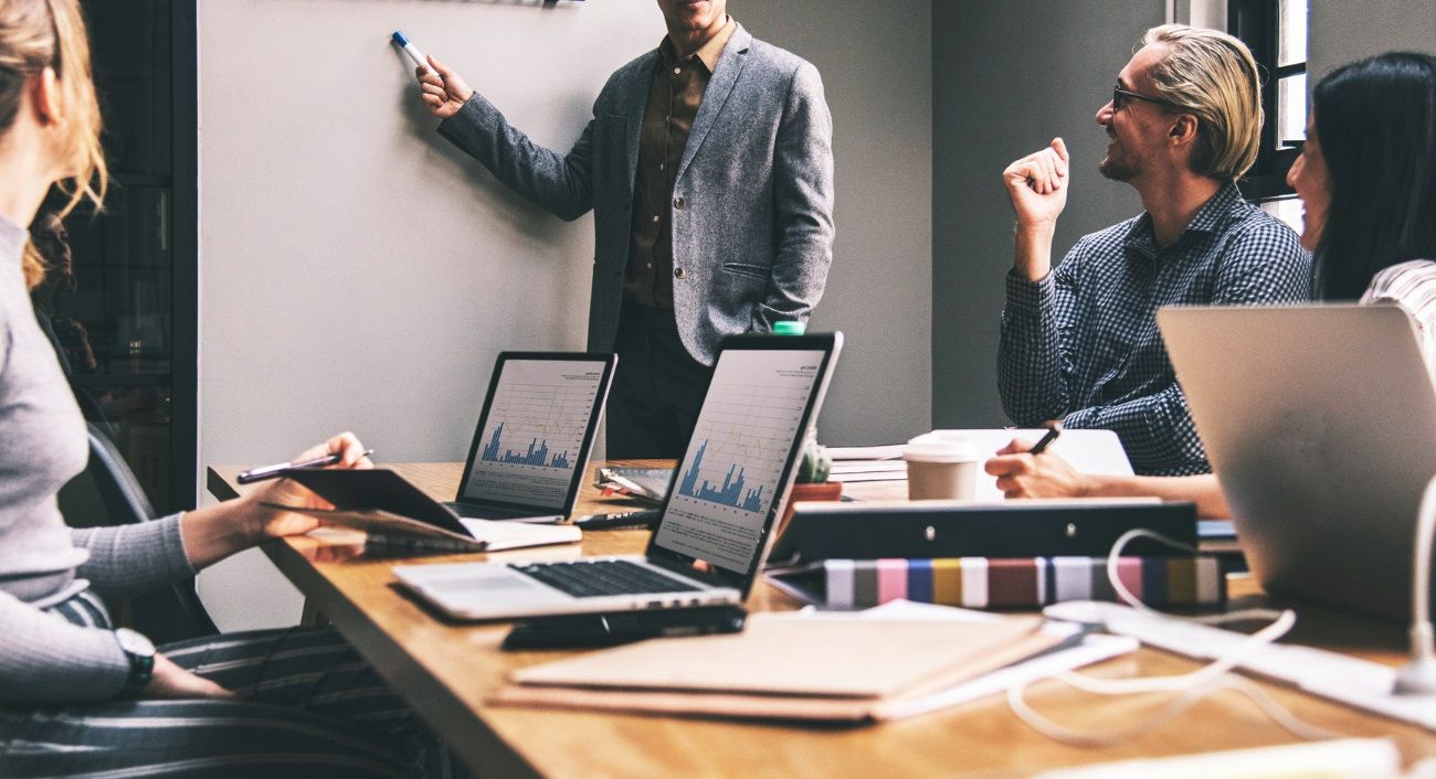 Después de la devaluación, las empresas pronostican una recesión