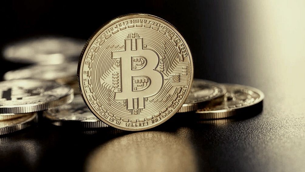 El Bitcoin cae a su valor mínimo de los últimos 11 meses y perfora los u$s 30 mil