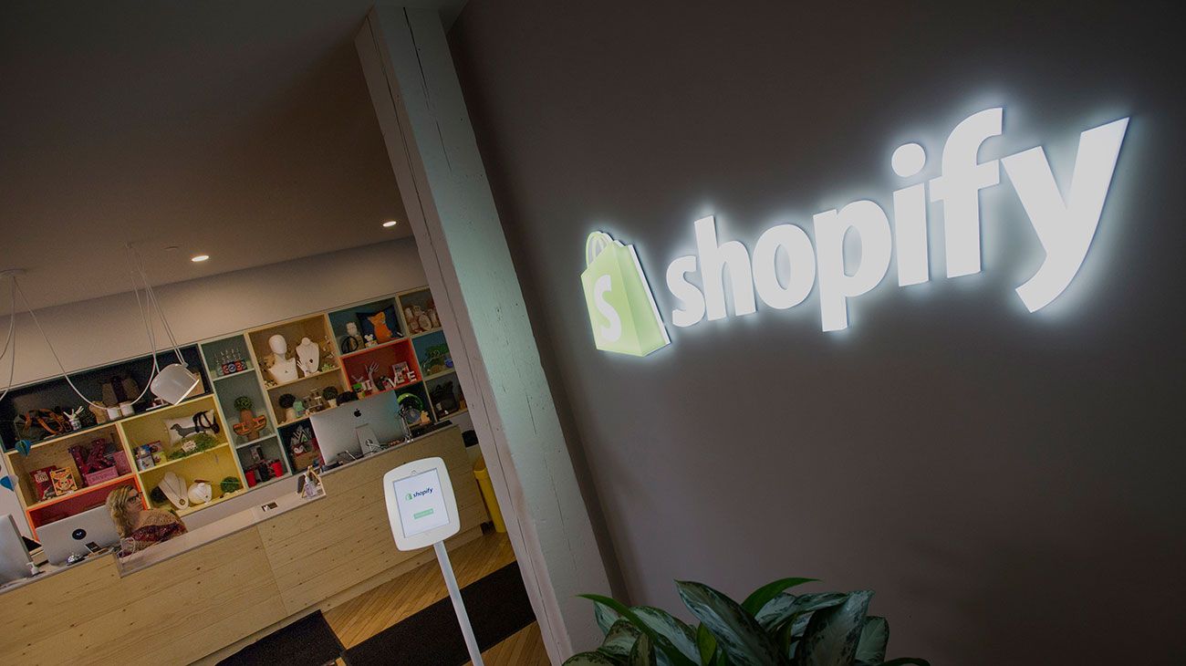 Shopify restringe la venta de armas en su plataforma