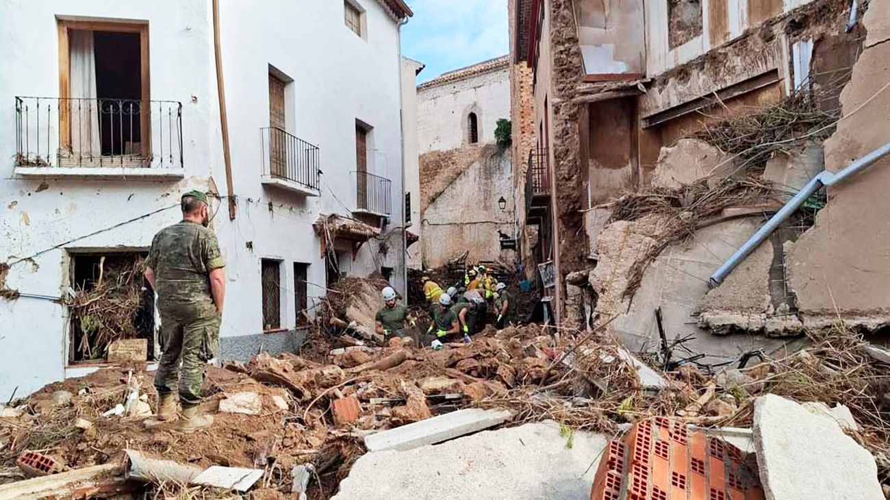 Valencia en plan de reconstrucción y en busca de los desaparecidos