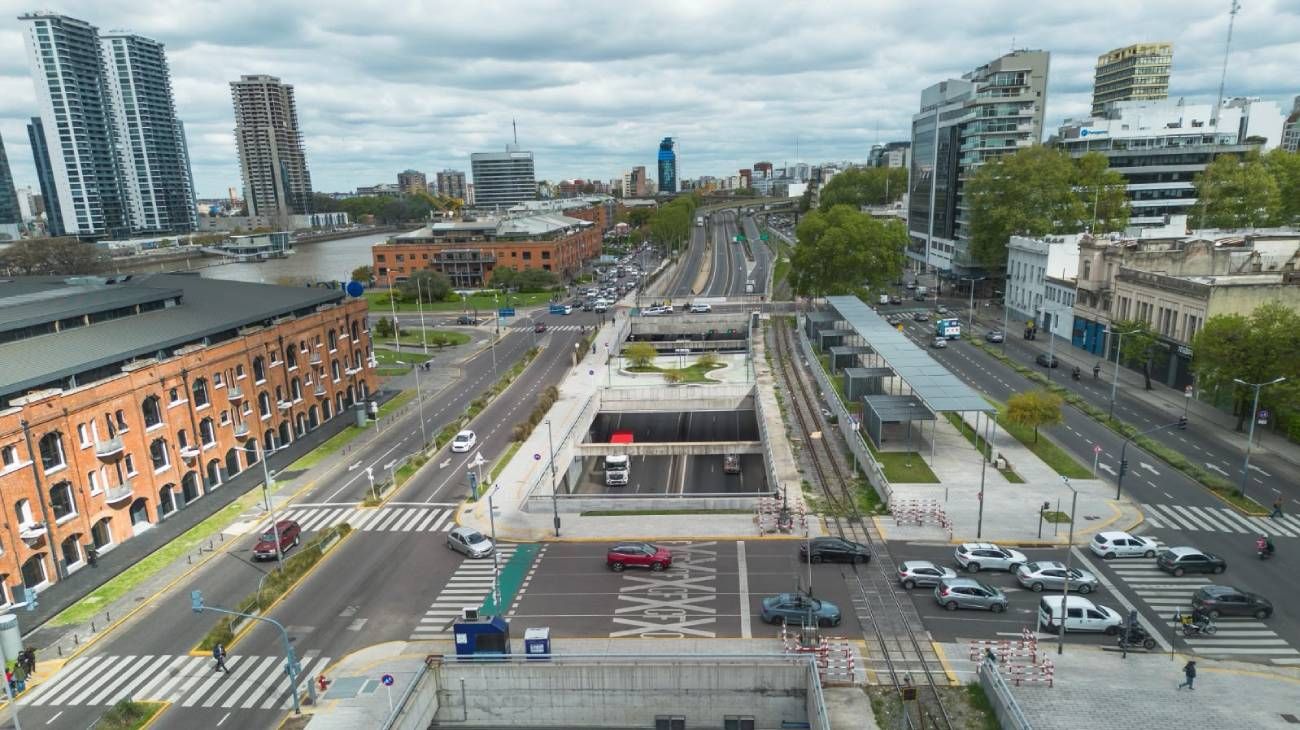 La Ciudad de Buenos Aires habilitará el Paseo del Bajo para autos durante las noches de la semana