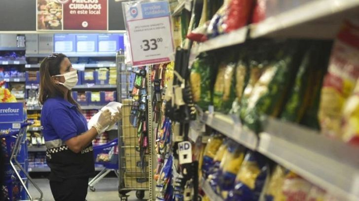 Gobierno negocia con industriales para desarmar Precios Máximos