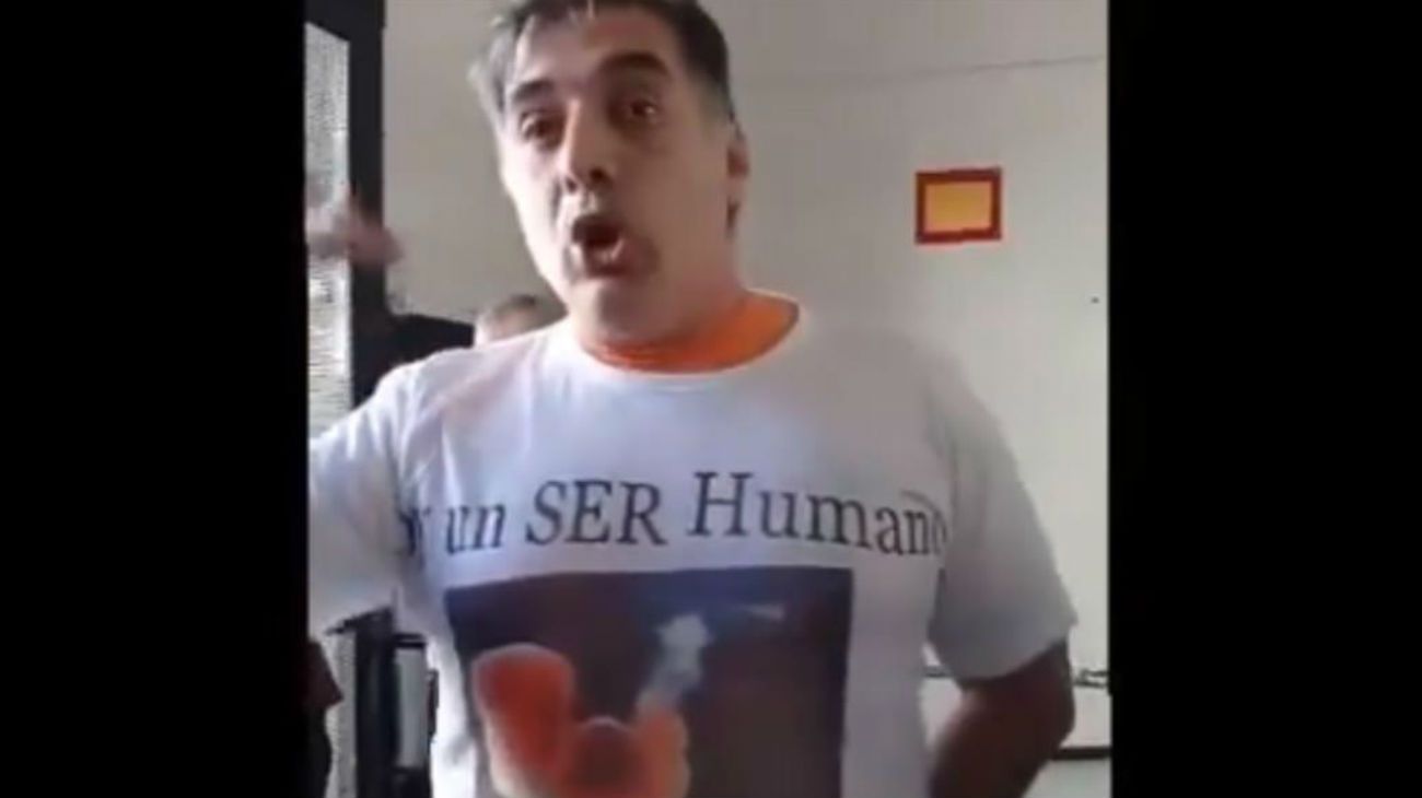 Un grupo Provida irrumpió en un colegio para impedir una clase de educación sexual
