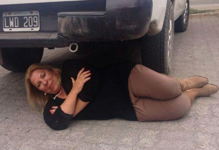 Carrió se burla de Aníbal F.: "Ya puedo salir de abajo del auto"
