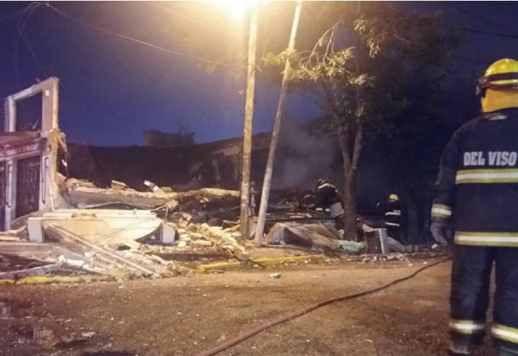 Explosión e incendio en Pilar causó destrozos en dos comercios