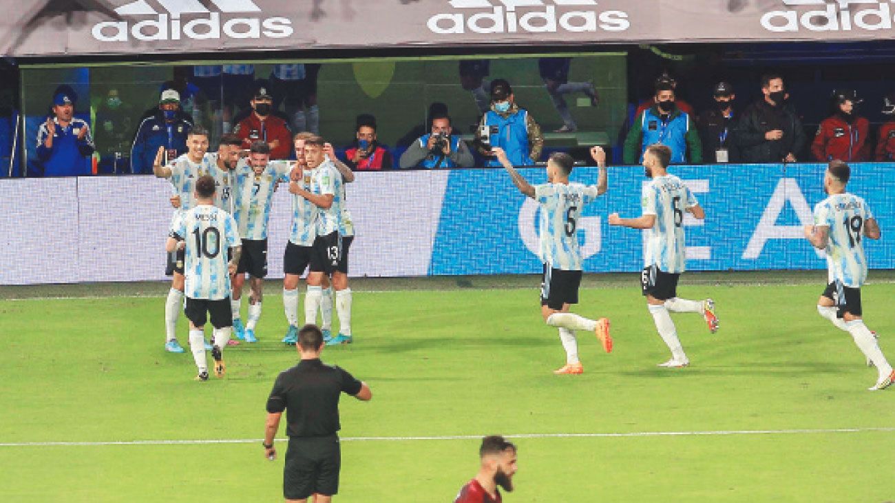 La Selección traerá la Copa en marzo para jugar dos amistosos