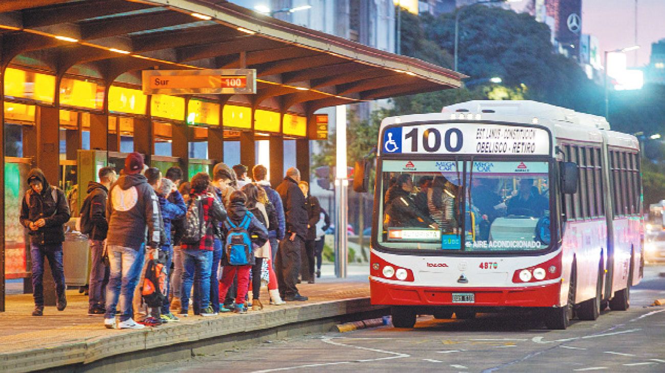 Multan hasta $ 18 millones por el paro de colectivos
