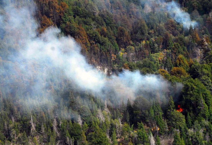 El fuego no se detiene en Chubut