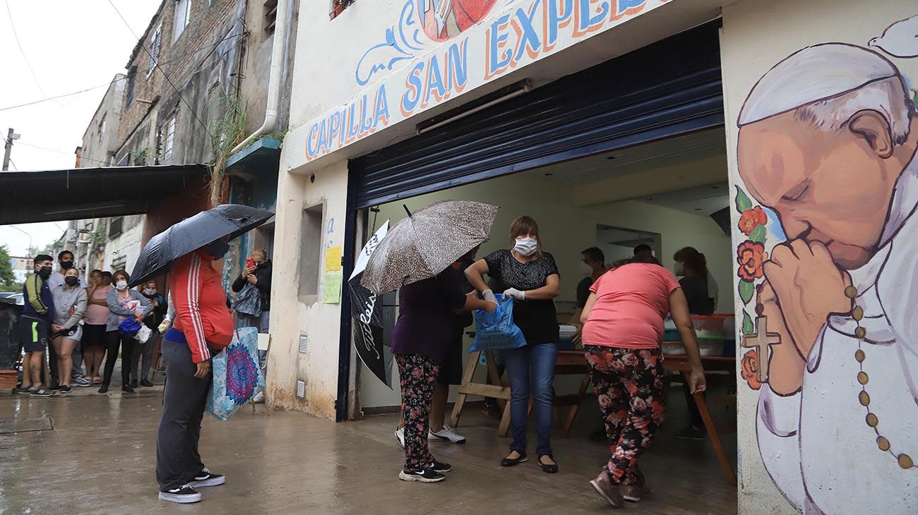 Cada vez más gente recibe ayuda del Estado para alimentarse