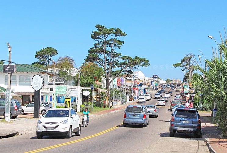 En Punta del Este, Uber ya cobra hasta en efectivo y taxis se quejan