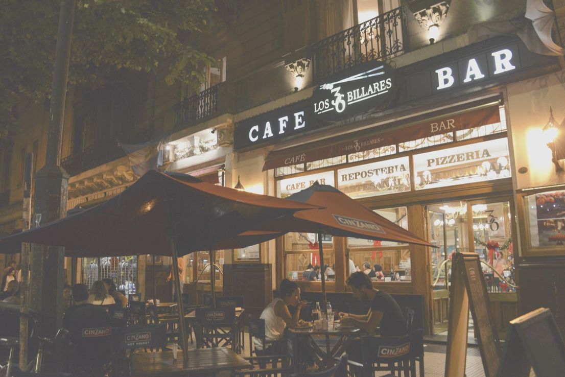 Bares tangueros y templos históricos