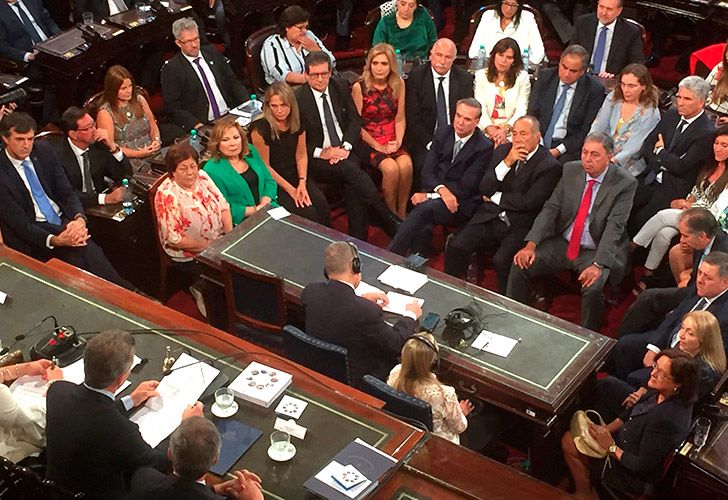 Mauricio Macri sentó en primera fila al peronismo, su interlocutor clave en el nuevo Congreso