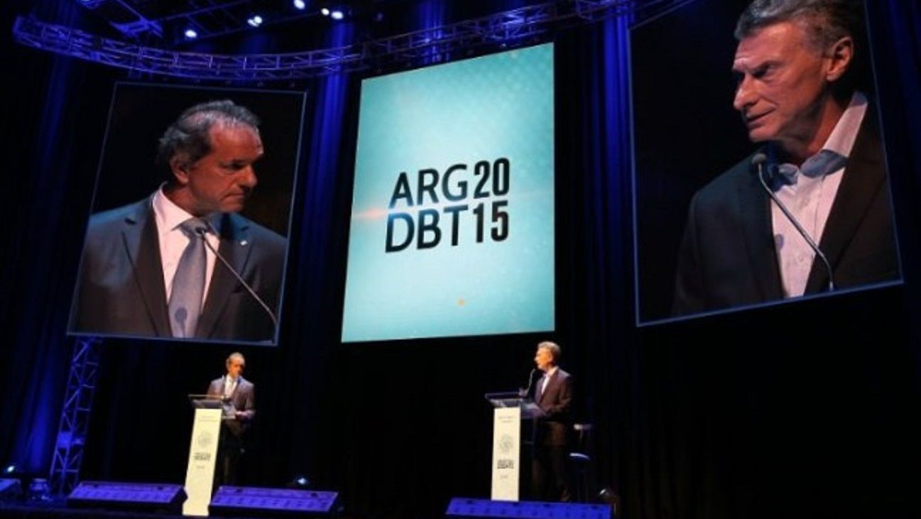 "¿En qué te han convertido, Daniel?", y otros cruces del debate entre Scioli y Macri en 2015