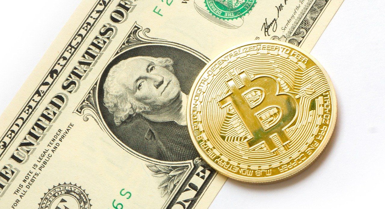 Bitcoin versus Dólar Blue: ¿Cuál es la mejor opción para preservar el valor de los ahorros?