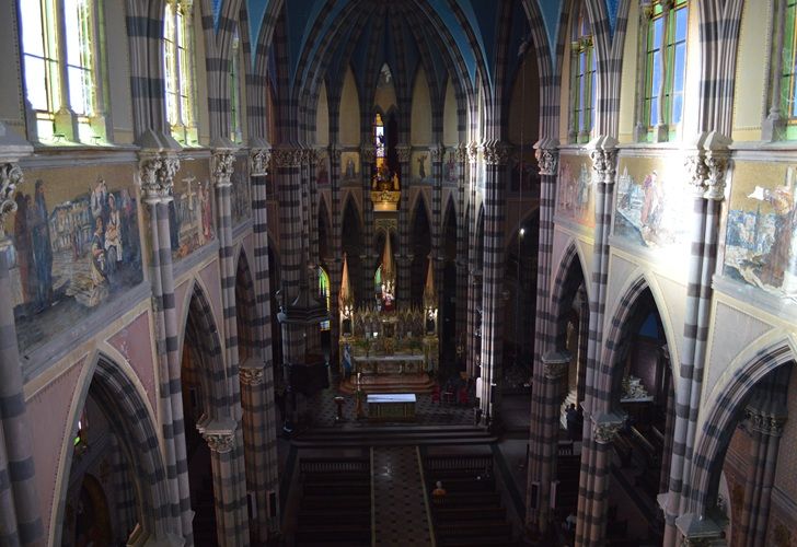 Buscan padrinos para la restauración de 30 murales en la iglesia de Los Capuchinos