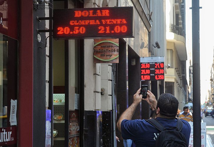 A pesar de la suba de tasas, el Banco Central no pudo evitar un nuevo récord del dólar