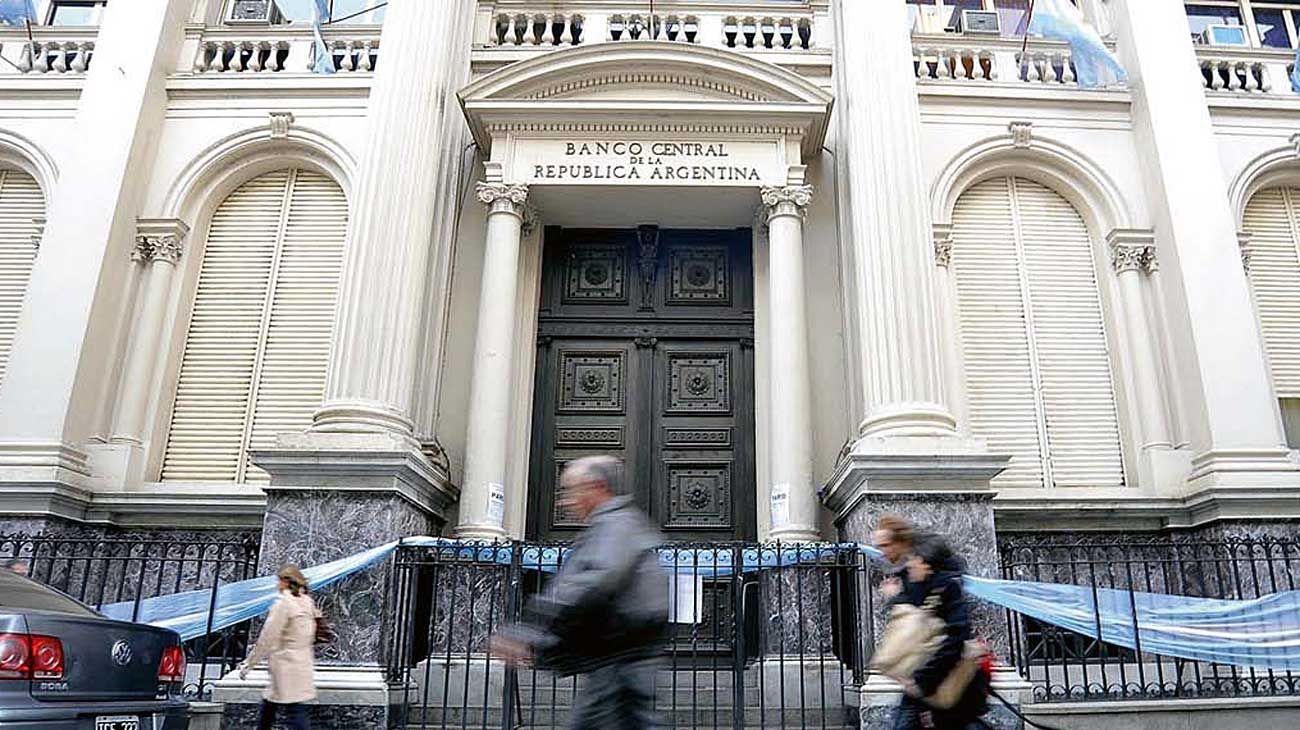 Volvió la presión sobre el dólar a la espera de un plan económico