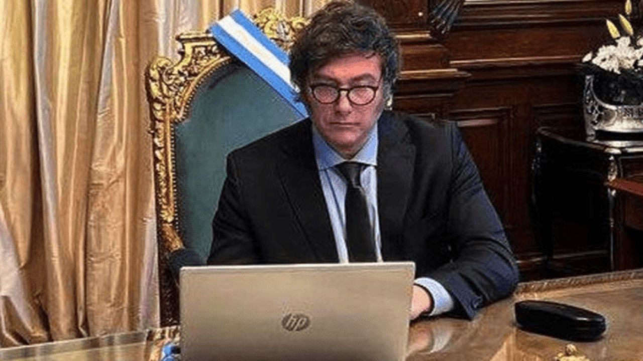 En “QR!” Guido Bambini lanzó una pregunta sobre el gobierno de Milei: “¿Por qué la inversión extranjera directa es negativa?”