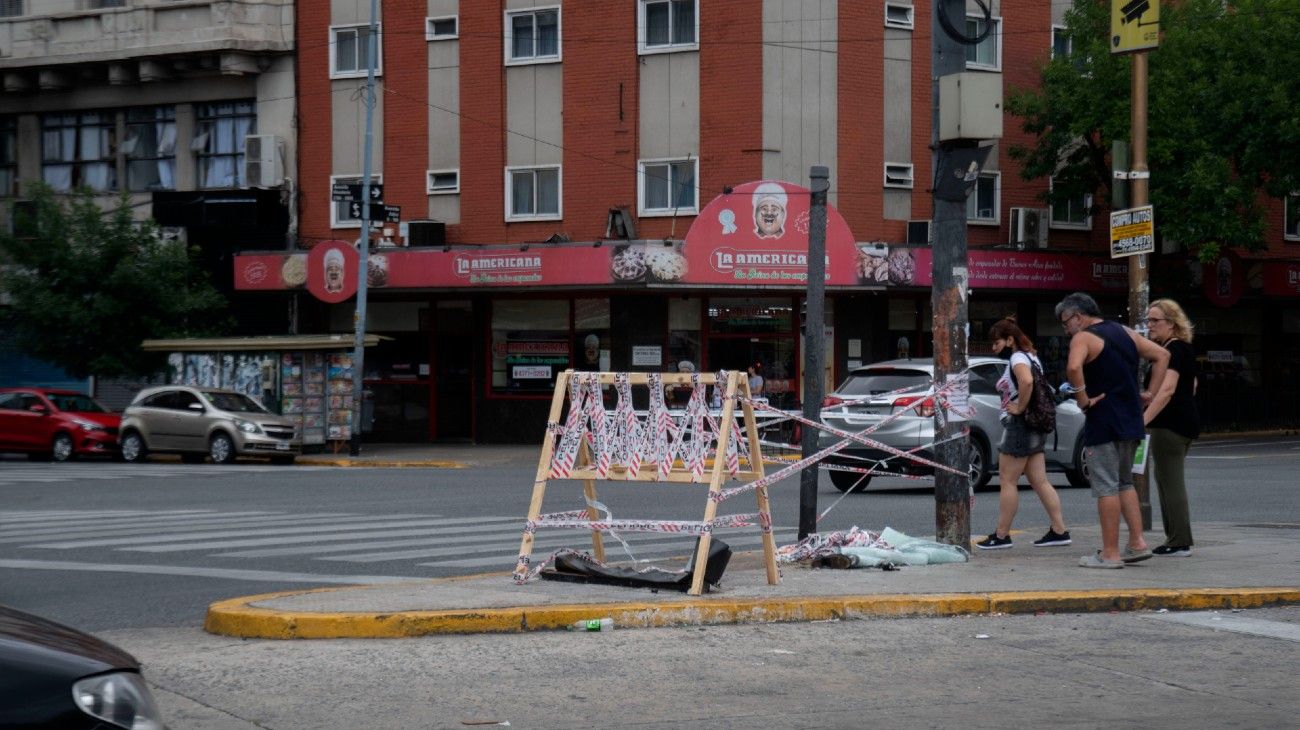 Video: el momento en el que un auto atropella a cinco personas en Balvanera