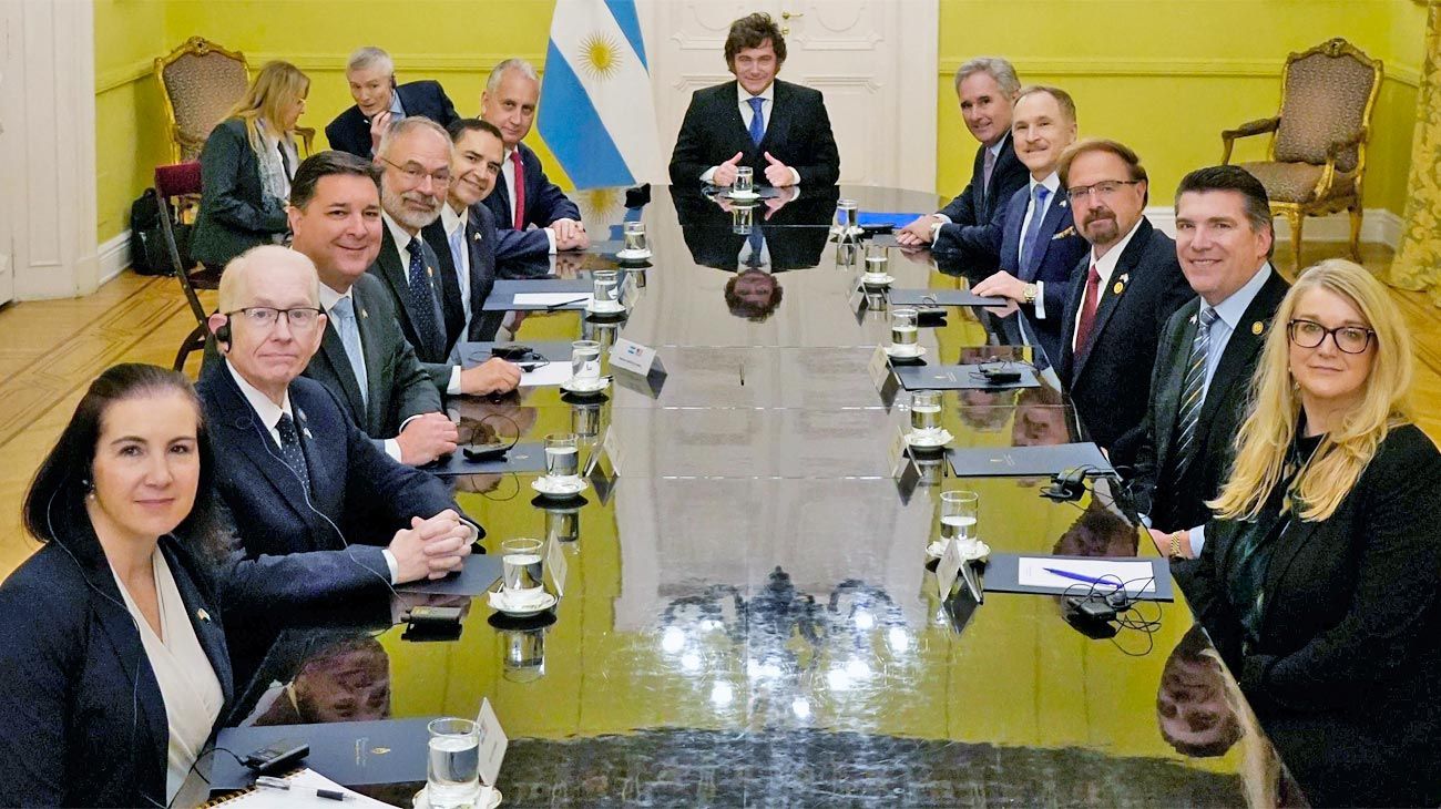 Hiperactivo, el Presidente busca dejar atrás las internas y la parálisis de la gestión