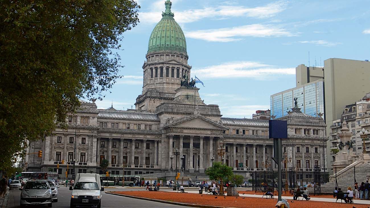 Ciberataque en el Senado: extrajeron datos personales y los funcionarios siguen sin sistema