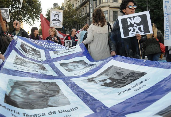 El Gobierno promulgó la ley que limita el 2x1 a los genocidas